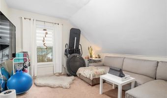 13 Elizabeth St, Cumberland, RI 02864