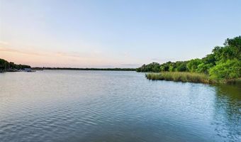 318 Boone St, Alvarado, TX 76009