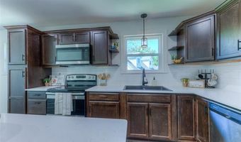1063 Rolling Meadows Ct, Bartlesville, OK 74006