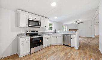 480 Coles Creek Ln, Arvonia, VA 23123