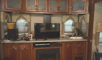 9713 E Birch Rd, Bloomfield, IN 47424