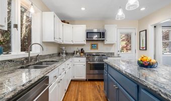 45 Beach Ave, Jamestown, RI 02835