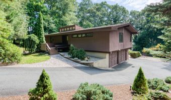 15 Brookridge Dr, Avon, CT 06001