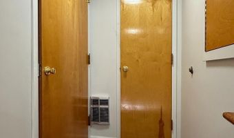 4716 WISCONSIN Ave NW, Washington, DC 20016