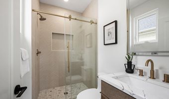 2001 N GEORGE MASON Dr, Arlington, VA 22207