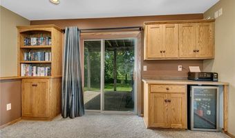 984 Waters Edge Cir, Avon, MN 56310