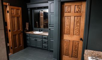 3330 Edgewood Ave, Baxter Springs, KS 66713