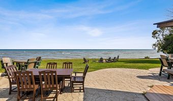 E7379 WASHINGTON Road, Algoma, WI 54201