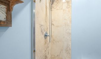 75-5873 WALUA Rd 208, Kailua Kona, HI 96740