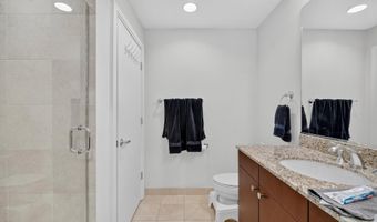 6820 WISCONSIN Ave 4006, Bethesda, MD 20815
