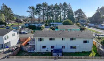 749 1ST St, Brookings, OR 97415