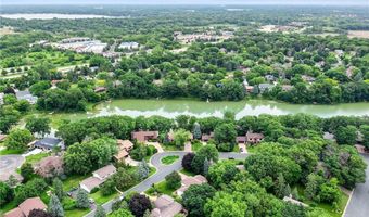 1267 Nursery Hill Ln, Arden Hills, MN 55112
