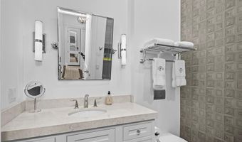 50 School St 1, Newport, RI 02840