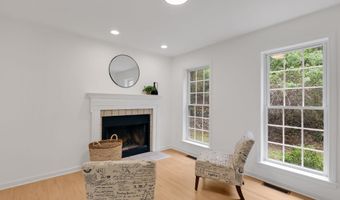 9 A Alice Dr, Burlington, CT 06013