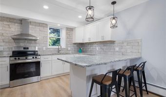 152 Tuckerman Ave 10, Middletown, RI 02842