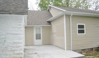 114 E College St, Aurora, MO 65605