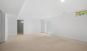 10604 MAPLECREST Ln, Potomac, MD 20854