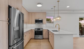 525 AVENUE E 3, Bayonne, NJ 07002