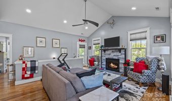 2 Wood Path Ln, Arden, NC 28704