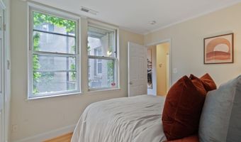 220 13TH St SE 14, Washington, DC 20003
