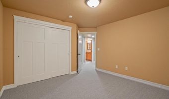 423 APPLETREE Ln, Cheyenne, WY 82009