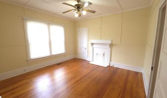 102 Wardlaw St, Abbeville, SC 29620