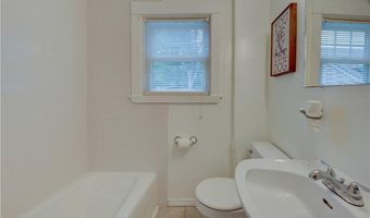 16 Evergreen St, Barrington, RI 02806
