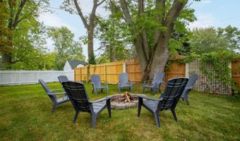 73733 Superior St, South Haven, MI 49090