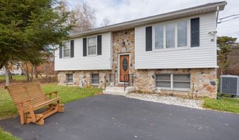 1977 Sun Valley Dr, Blakeslee, PA 18610