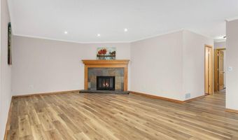 8824 134th St W, Apple Valley, MN 55124