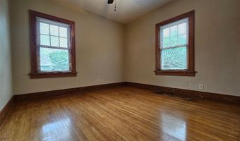 901 N 1ST St, Aberdeen, SD 57401