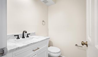 34 N GARFIELD St, Arlington, VA 22201