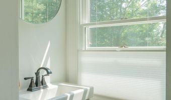 32 Pleasant Hill Rd, Falmouth, ME 04105
