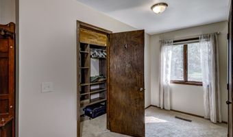 608 Manor Ct, Altoona, WI 54720