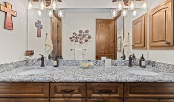 19553 Hidden Glen Rd, Alpine, CA 91901