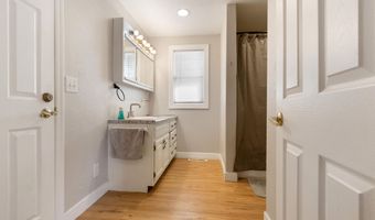 1619 Melgaard Rd, Aberdeen, SD 57401