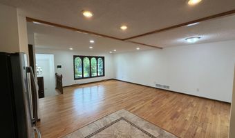 404 Cimarron Rd, Apple Valley, MN 55124