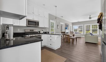 2 Kings Pine Ln, Arundel, ME 04046
