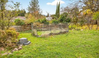 527 Chestnut St, Ashland, OR 97520