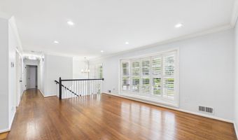 9201 CHERRYTREE Dr, Alexandria, VA 22309