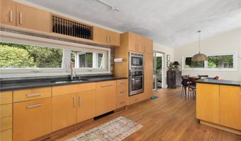 10 Guzeika Rd, North Kingstown, RI 02852