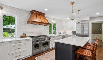 5 Spring Hill Rd, Bedford, NH 03110