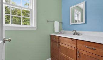 1006 King Rd, Cheshire, CT 06410