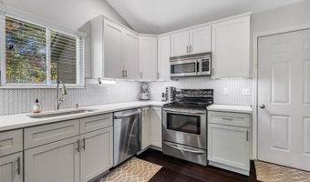 5123 Dominion Dr, Arnold, MO 63010