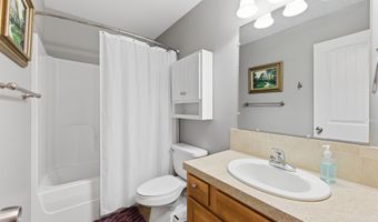 419 S Quail Run Ct, Andover, KS 67002