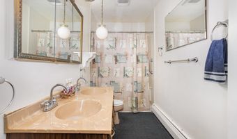 2400 RAMBLEWOOD Rd, York, PA 17408
