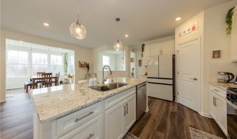 766 River Run Rd, Aurora, OH 44202