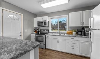 524 Lakeshore Cir, Annandale, MN 55302
