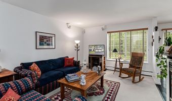 26 Lake Forest Dr, Burlington, VT 05401