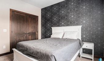 1820 W Thomas Cir, Brandon, SD 57005